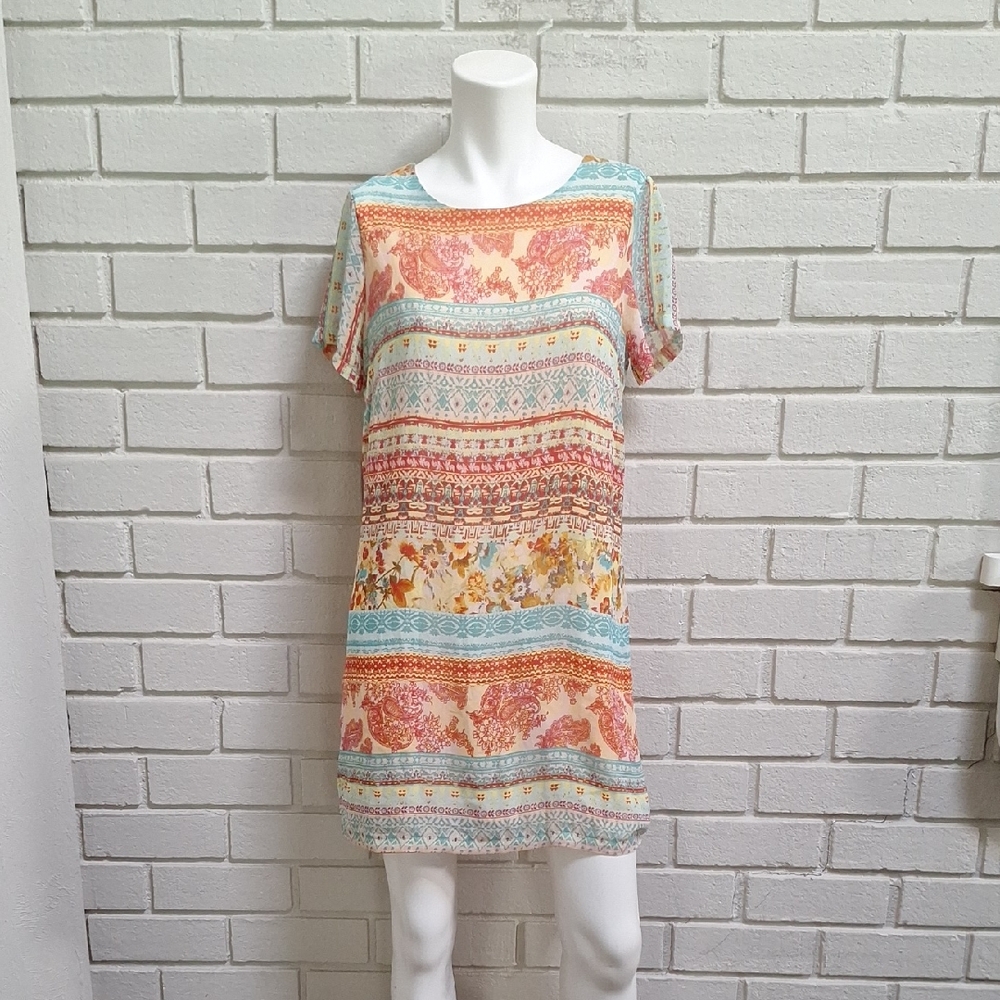 Lulu"s Vibrant Floral Paisley Lined  Dress. Size Medium